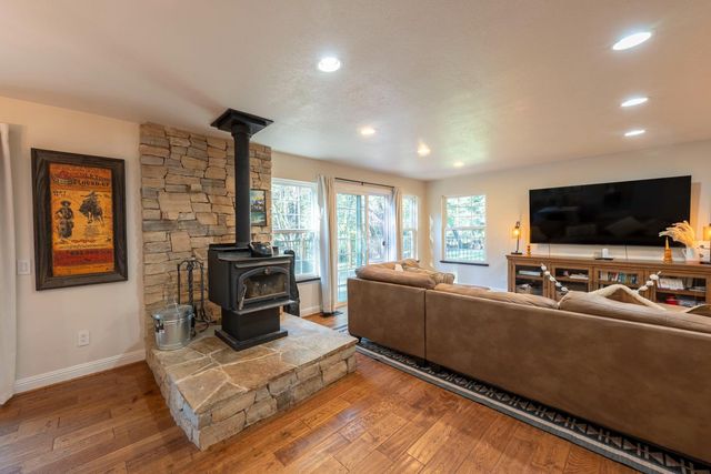 6212 Baywood Ct, Foresthill, CA 95631