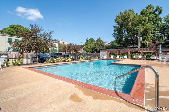 4303 Laclede Avenue D, St Louis, MO 63108