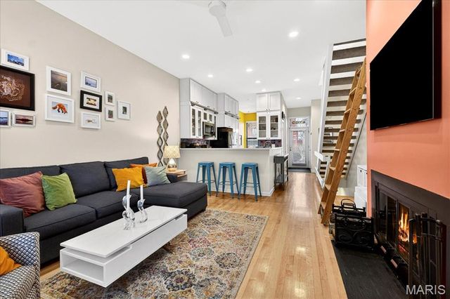 4303 Laclede Avenue D, St Louis, MO 63108