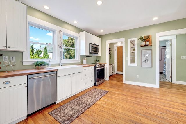 4-6 Crane Ave, Maynard, MA 01754
