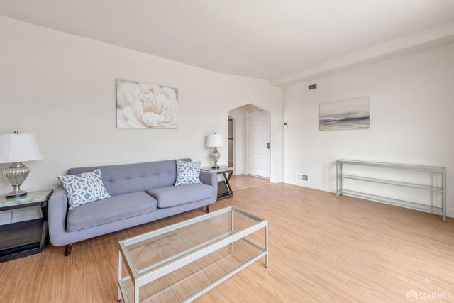 1515 Underwood Avenue, San Francisco, CA 94124
