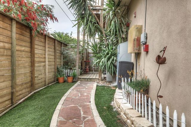 2310 Union Street A, Houston, TX 77007