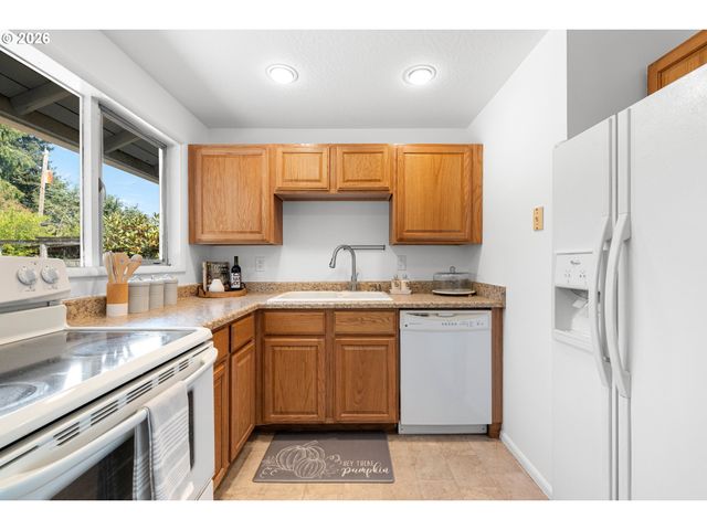 13375 Sw PEARL St, Beaverton, OR 97005