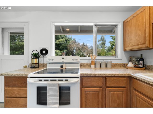 13375 Sw PEARL St, Beaverton, OR 97005