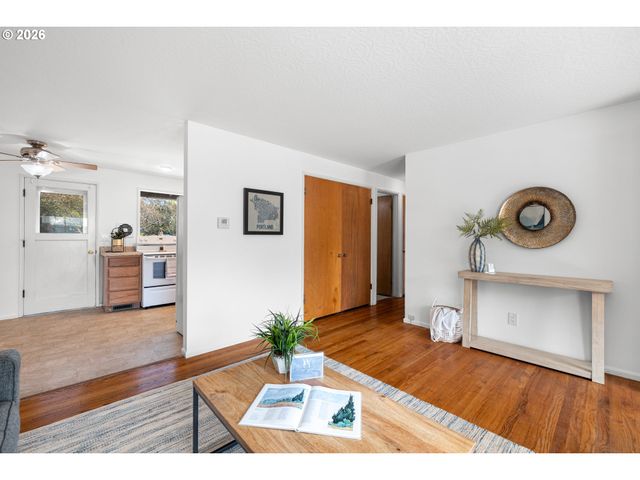 13375 Sw PEARL St, Beaverton, OR 97005