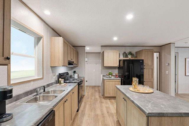 1001 Mustang Crossing Drive, Waller, TX 77484