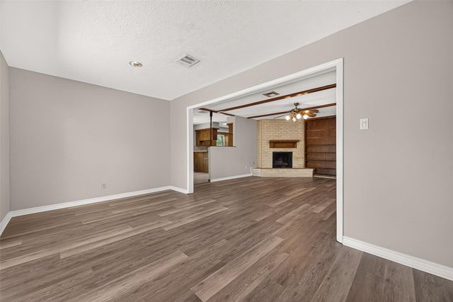 11710 N Petersham Drive, Houston, TX 77031
