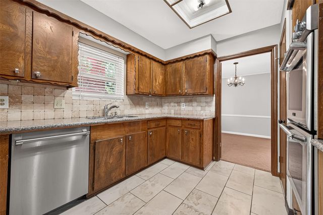 11710 N Petersham Drive, Houston, TX 77031