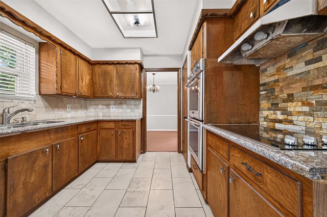 11710 N Petersham Drive, Houston, TX 77031