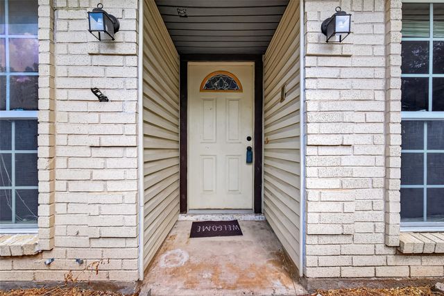 11710 N Petersham Drive, Houston, TX 77031