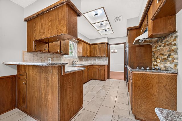 11710 N Petersham Drive, Houston, TX 77031