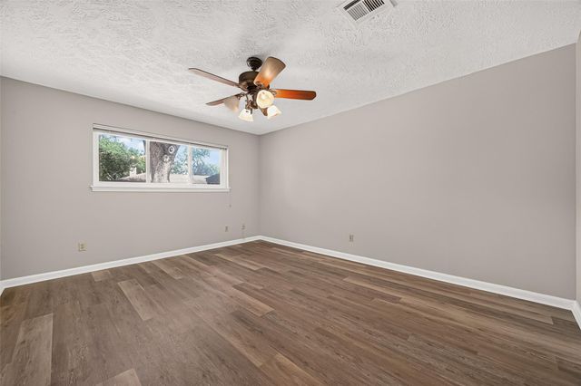 11710 N Petersham Drive, Houston, TX 77031