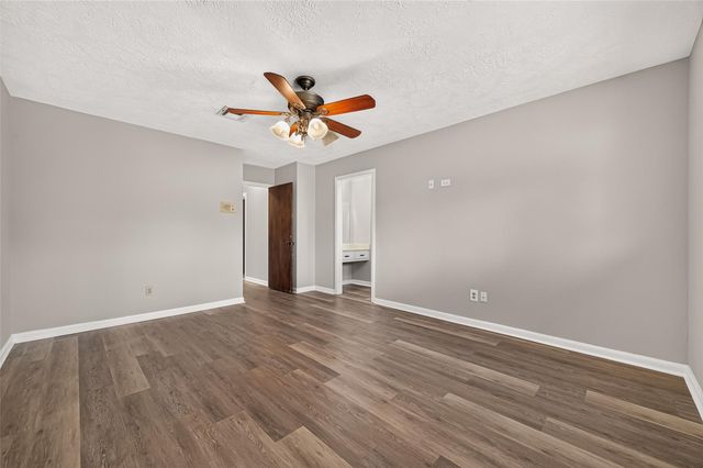 11710 N Petersham Drive, Houston, TX 77031