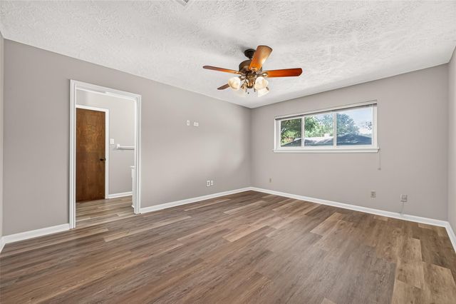 11710 N Petersham Drive, Houston, TX 77031