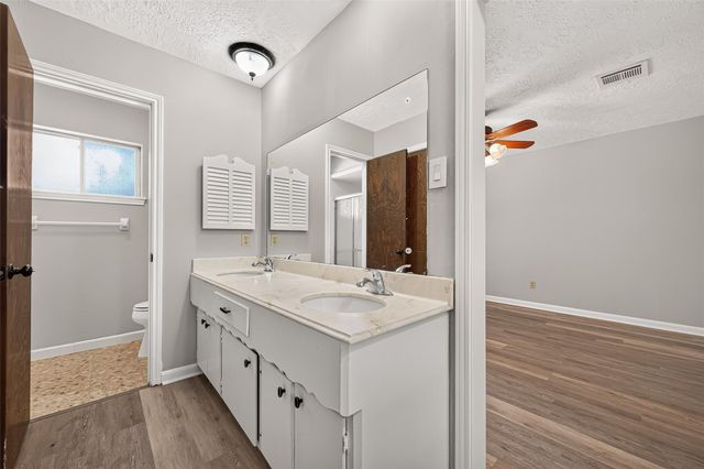 11710 N Petersham Drive, Houston, TX 77031