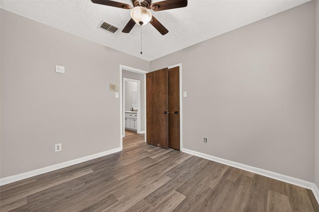 11710 N Petersham Drive, Houston, TX 77031