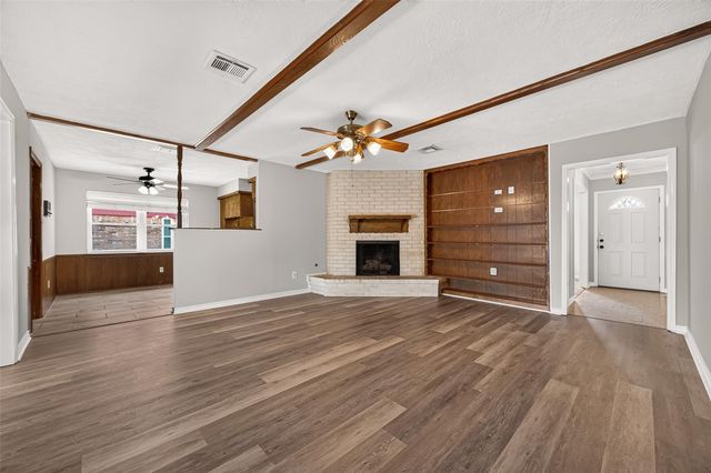 11710 N Petersham Drive, Houston, TX 77031