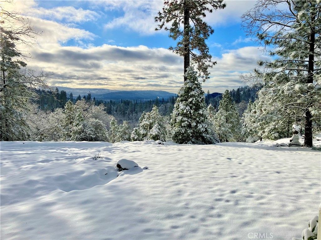 Image 5 of property listing at 53235 Finegold Creek Court, North Fork, CA 93643