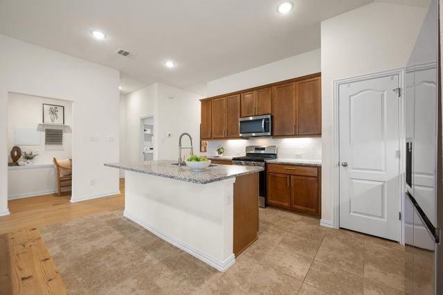 320 Somerville ST, Leander, TX 78641