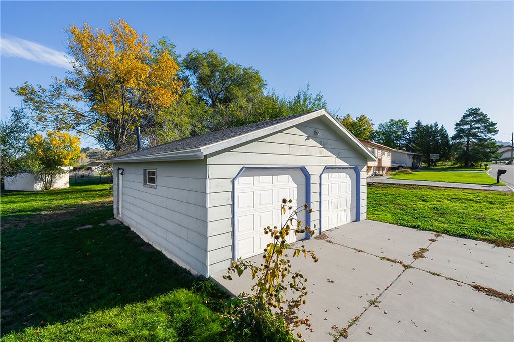 309 Westgate Drive, Billings, MT 59101 photo 2