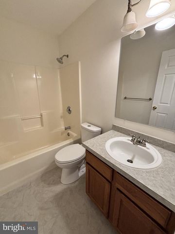 29 CHURCHILL DR, Millville, NJ 08332