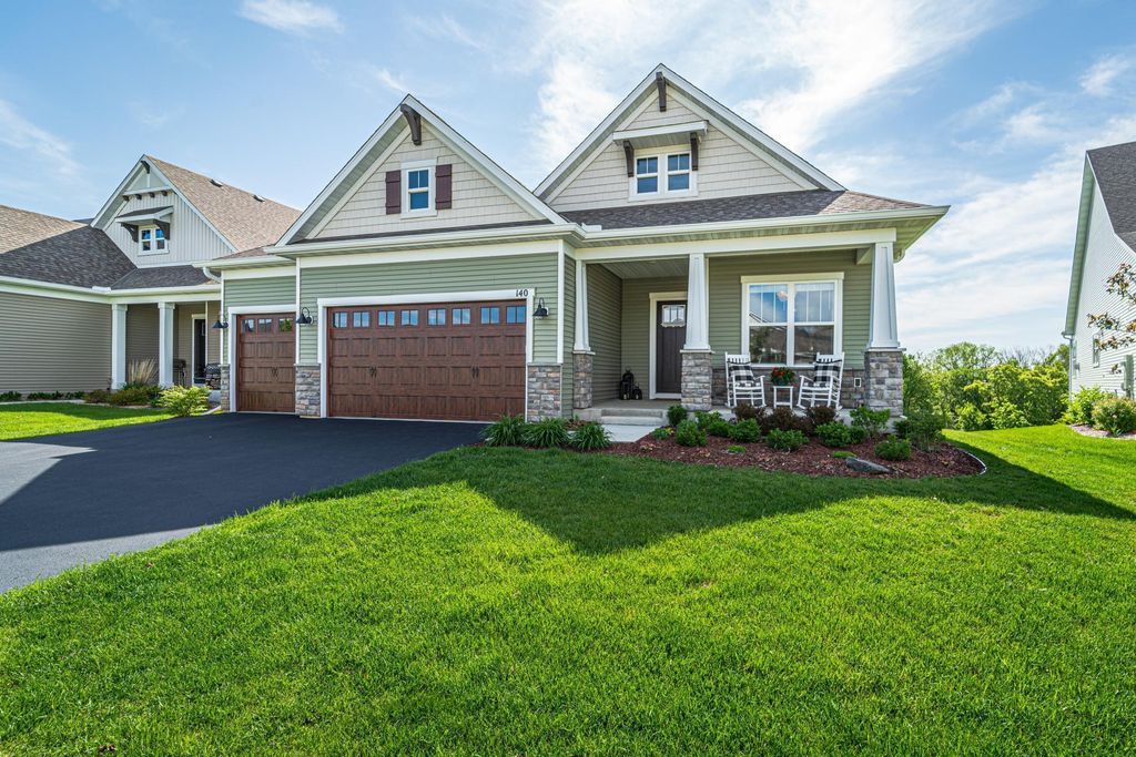 140 Liberty Heights Drive, Chaska, MN 55318