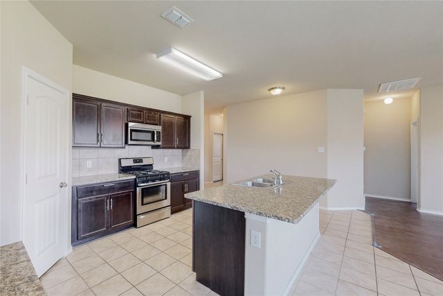 5140 Grayson Ridge Drive, Fort Worth, TX 76179