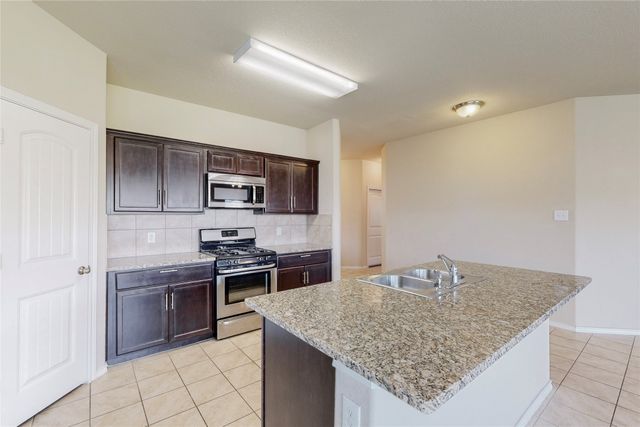 5140 Grayson Ridge Drive, Fort Worth, TX 76179