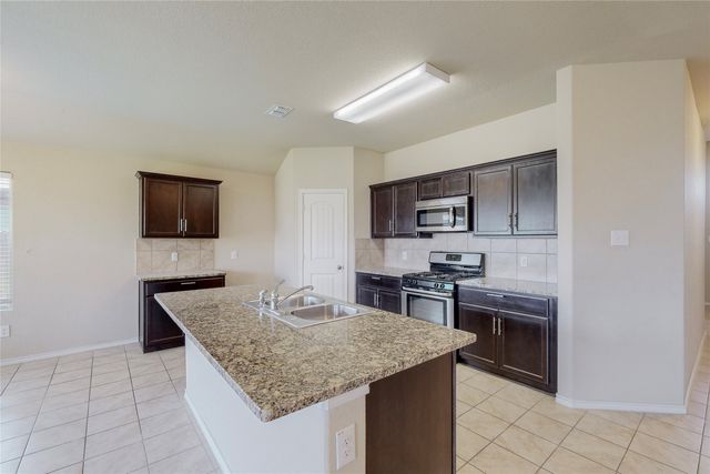 5140 Grayson Ridge Drive, Fort Worth, TX 76179