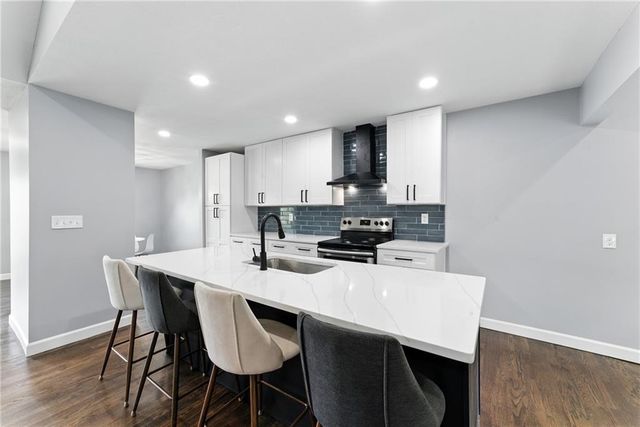 9916 Floyd Street, Overland Park, KS 66212