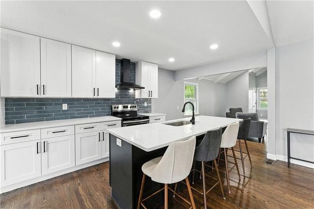 9916 Floyd Street, Overland Park, KS 66212