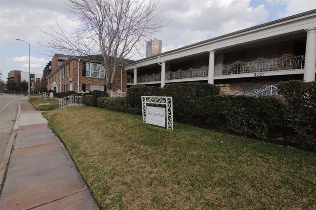 2101 Fountain View Drive 35, Houston, TX 77057