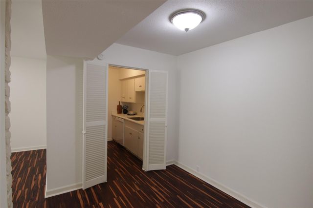 2101 Fountain View Drive 35, Houston, TX 77057