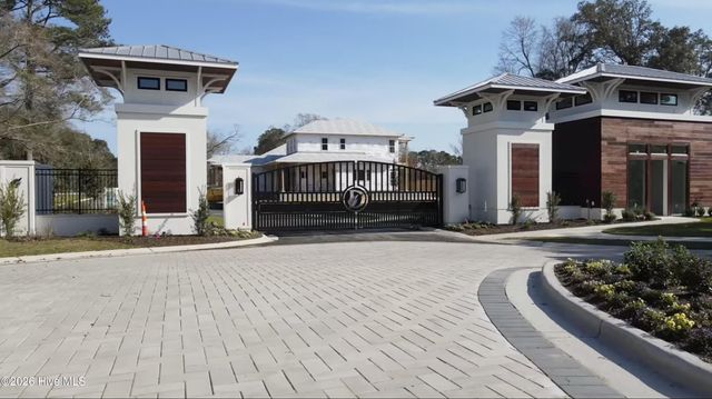 58 E Wayfinder Lane, Hampstead, NC 28443