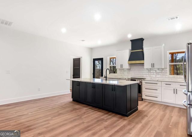 233 Old Post Trail, Talking Rock, GA 30175