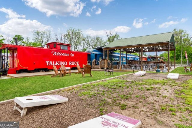 233 Old Post Trail, Talking Rock, GA 30175