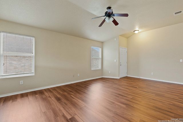 9711 COPPER ROCK, Converse, TX 78109