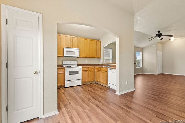 9711 COPPER ROCK, Converse, TX 78109