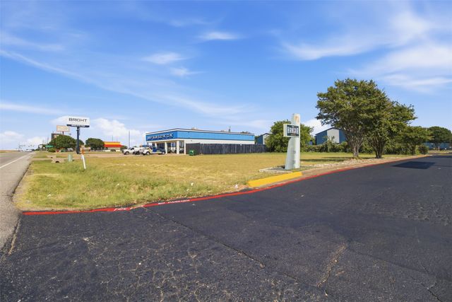 150 S J Elmer Weaver Freeway, Cedar Hill, TX 75104