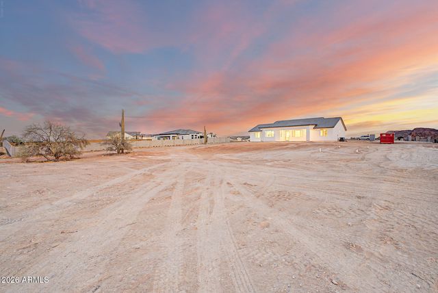 1868 W BROOKE Lane, San Tan Valley, AZ 85144