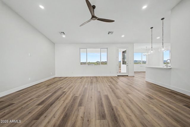 1868 W BROOKE Lane, San Tan Valley, AZ 85144