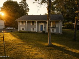 19 Shetland Drive, Bethlehem, NY 12054