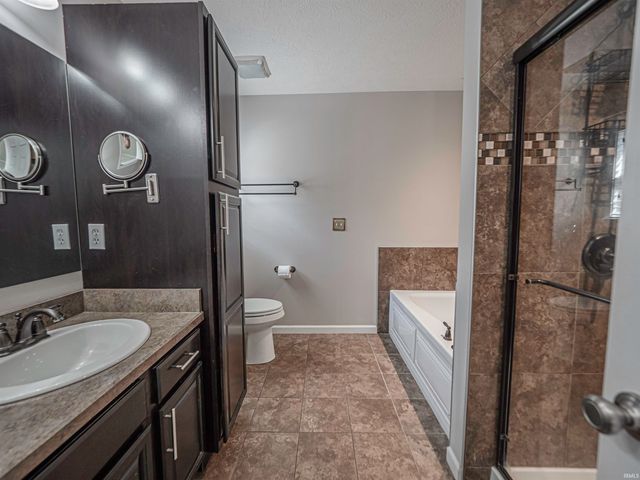 15508 Shakespeare Drive, Evansville, IN 47725