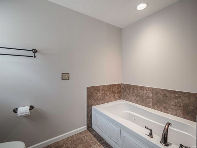 15508 Shakespeare Drive, Evansville, IN 47725