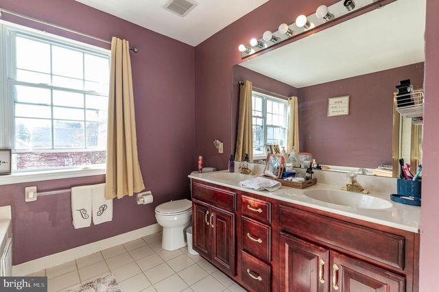 585 ADAMS ST, Easton, PA 18040