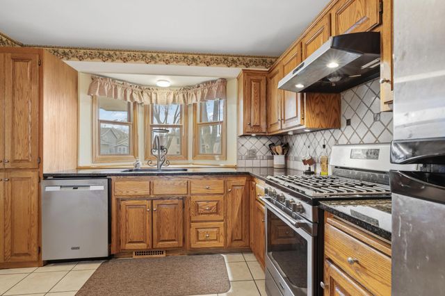 12700 90th Place N, Maple Grove, MN 55369