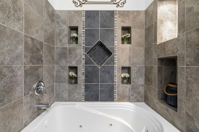 12700 90th Place N, Maple Grove, MN 55369