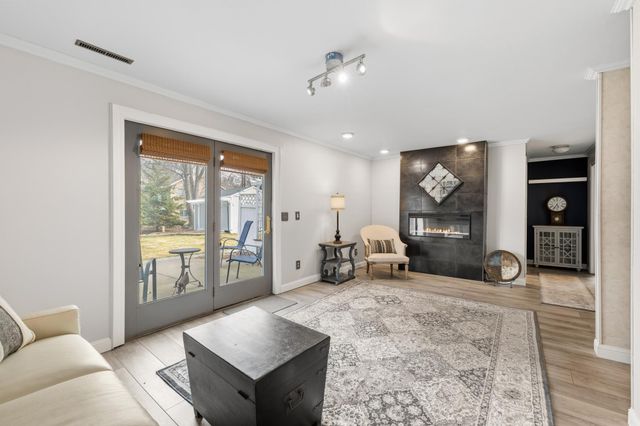 12700 90th Place N, Maple Grove, MN 55369