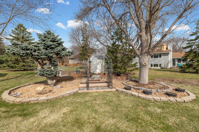 12700 90th Place N, Maple Grove, MN 55369