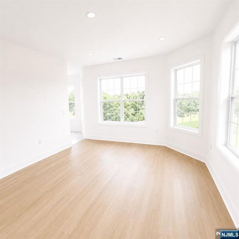 7 Davon Lane, Hamburg, NJ 07419